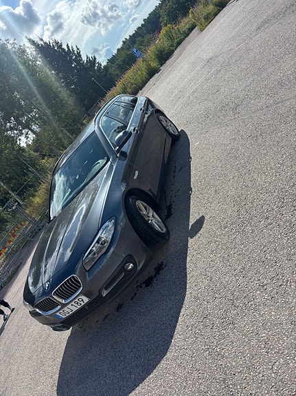 BMW 520d 4 of 5