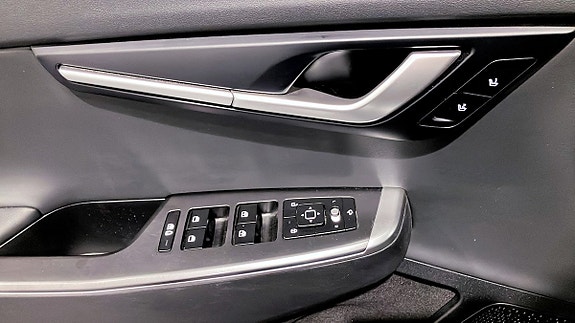 Kia EV6 14 of 21