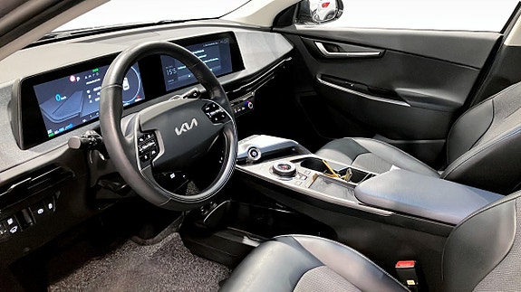 Kia EV6 8 of 21