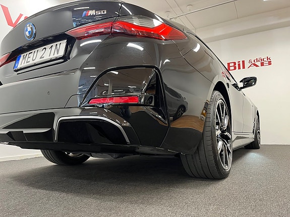 BMW i4 10 of 30