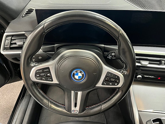 BMW i4 17 of 30