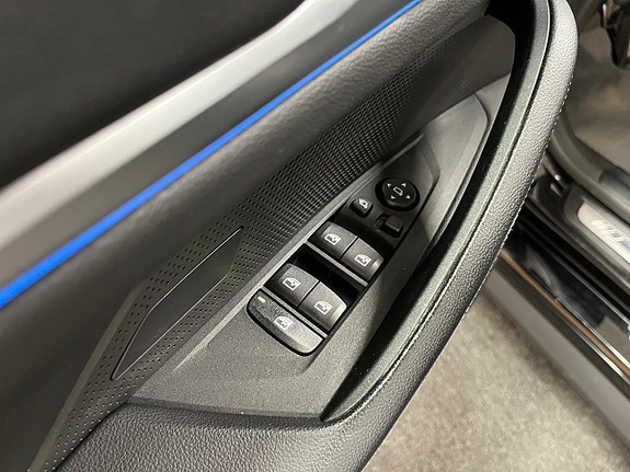 BMW i4 14 of 30