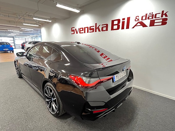 BMW i4 11 of 30