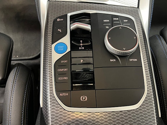 BMW i4 24 of 30