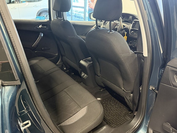 Peugeot 2008 16 of 17