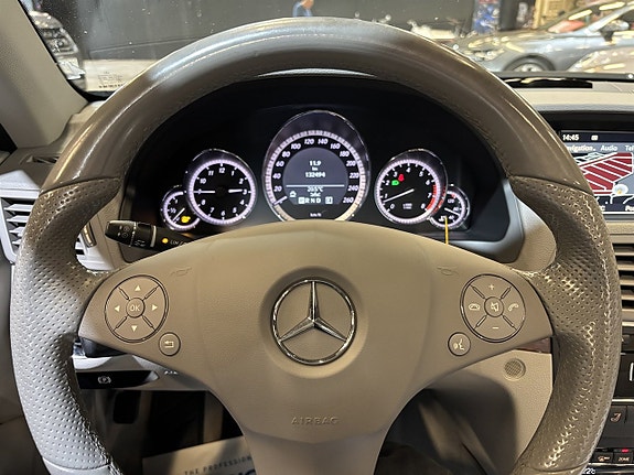 Mercedes-Benz E350 22 of 27
