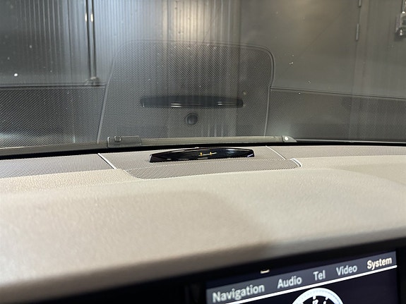 Mercedes-Benz E350 18 of 27
