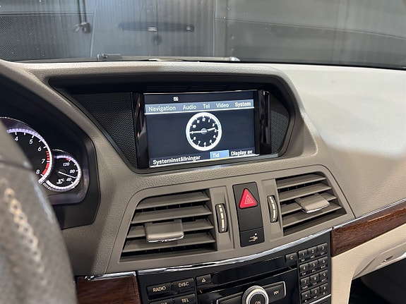 Mercedes-Benz E350 17 of 27