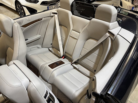 Mercedes-Benz E350 23 of 27