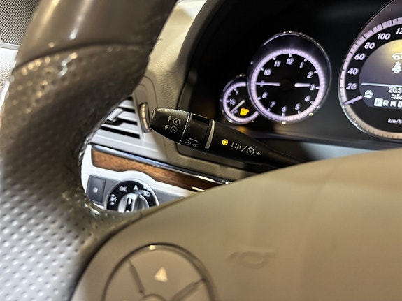 Mercedes-Benz E350 21 of 27