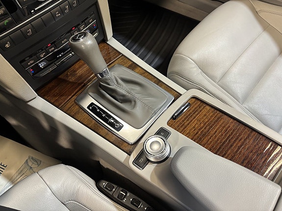 Mercedes-Benz E350 13 of 27