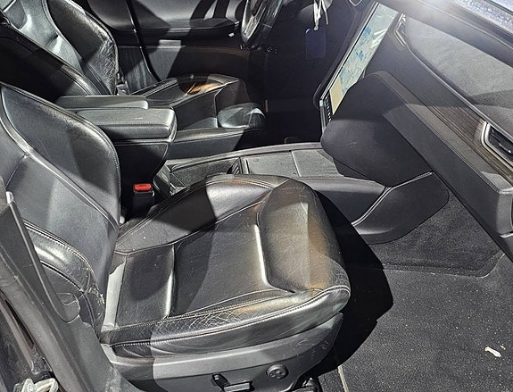 Tesla Model S 10 of 12