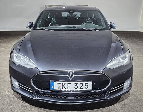 Tesla Model S 7 of 12