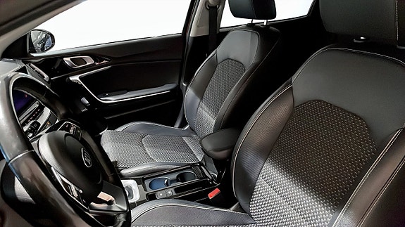 Kia XCeed 8 of 12