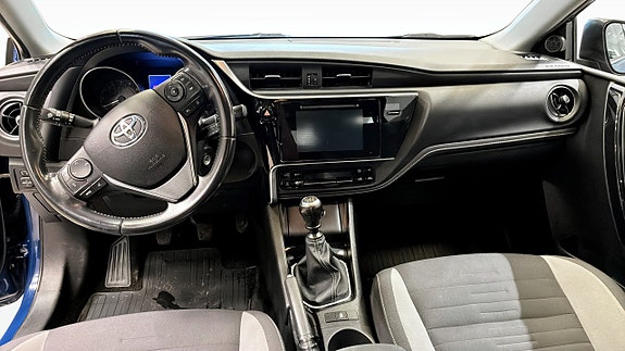Toyota Auris 10 of 12
