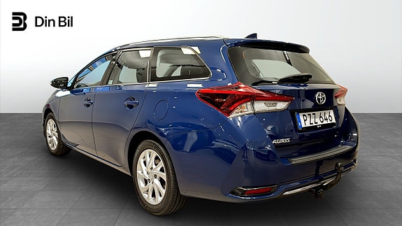 Toyota Auris 3 of 12