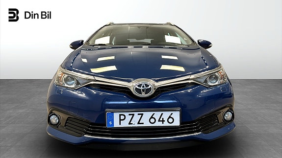 Toyota Auris 4 of 12
