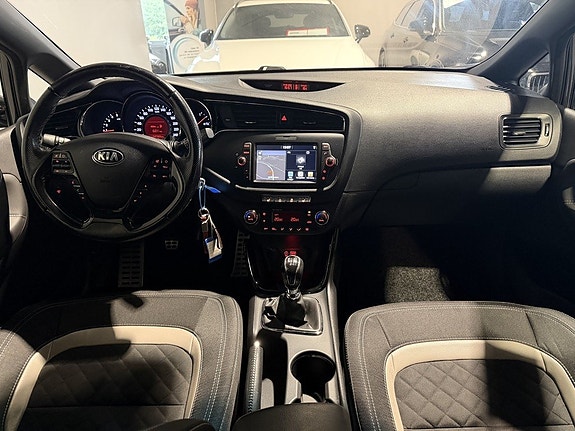 Kia Ceed 14 of 30