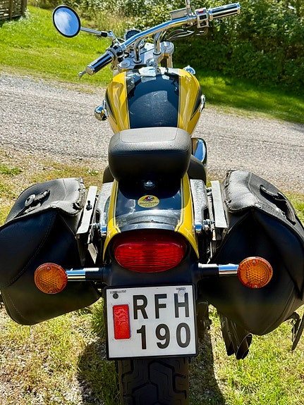 Suzuki VZ800 Marauder 3 of 3