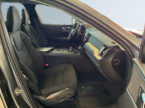 Volvo XC60 10 of 18