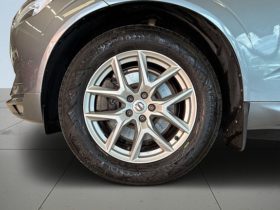 Volvo XC60 14 of 18