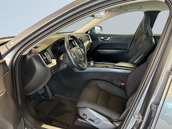 Volvo XC60 7 of 18