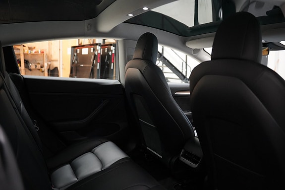 Tesla Model 3 20 of 22