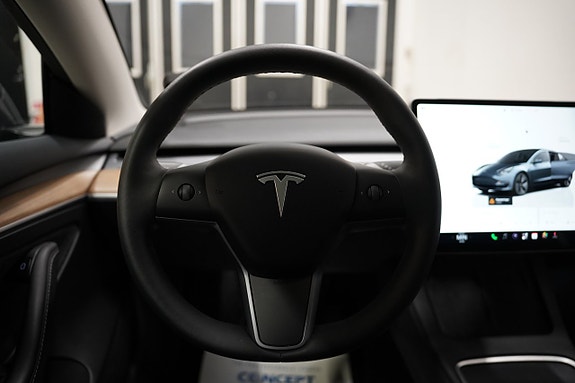 Tesla Model 3 13 of 22