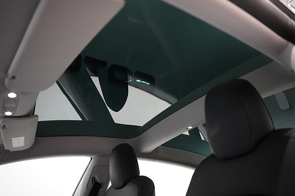 Tesla Model 3 9 of 22