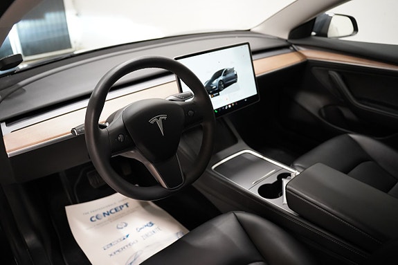 Tesla Model 3 7 of 22