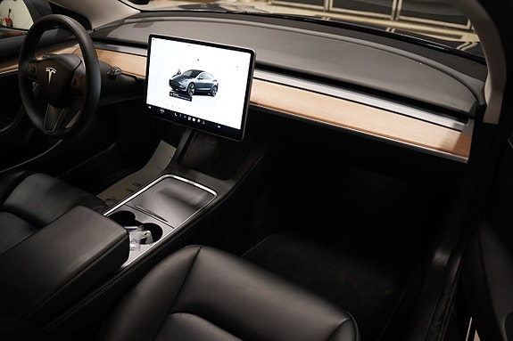 Tesla Model 3 11 of 22