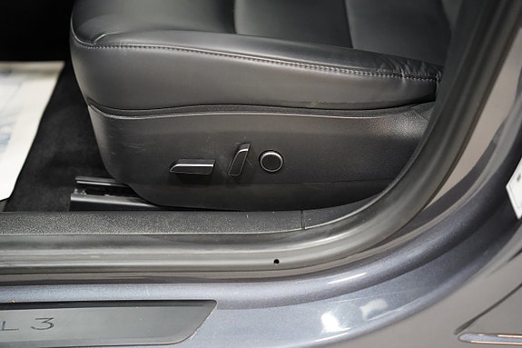Tesla Model 3 10 of 22