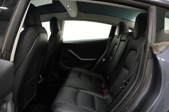 Tesla Model 3 19 of 22