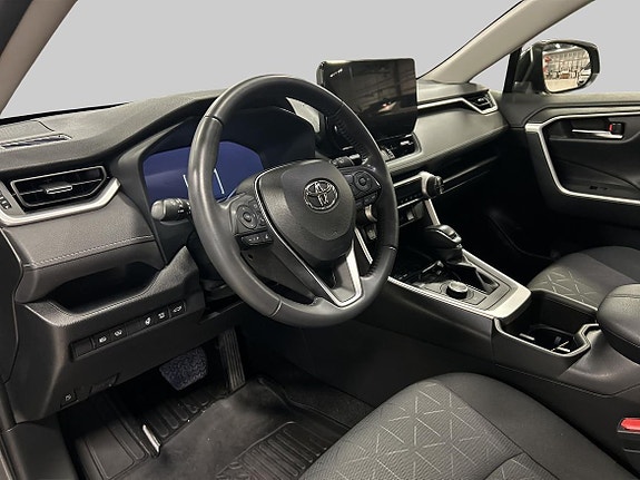 Toyota RAV4 14 of 20