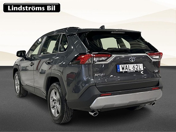 Toyota RAV4 4 of 20