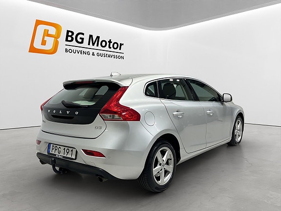 Volvo V40 4 of 18