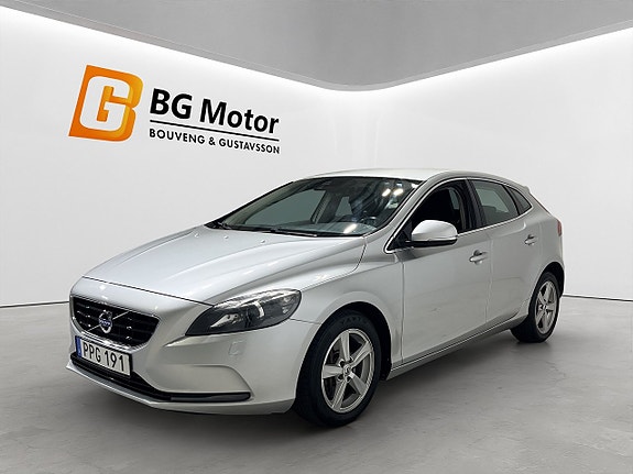 Volvo V40 8 of 18