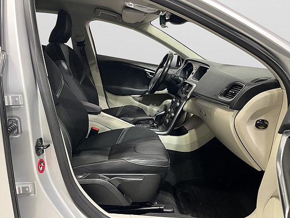 Volvo V40 9 of 18