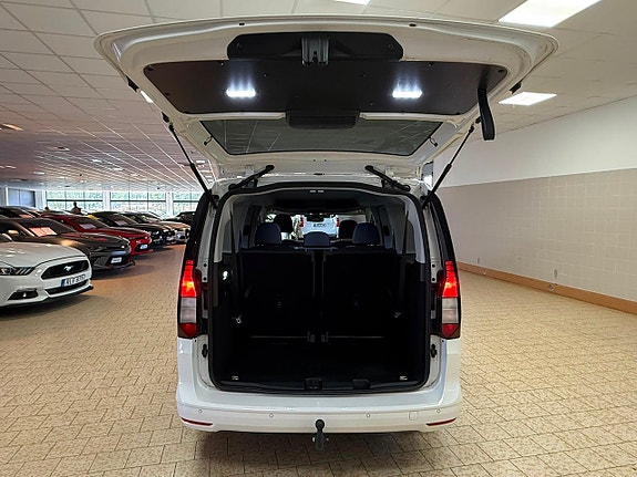 Volkswagen Caddy Maxi 11 of 27