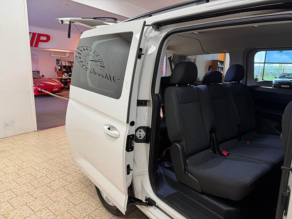 Volkswagen Caddy Maxi 12 of 27