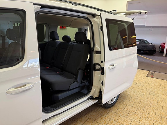 Volkswagen Caddy Maxi 13 of 27
