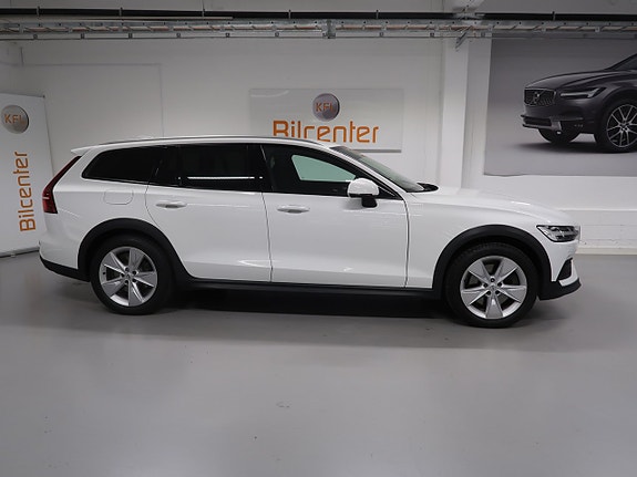 Volvo V60 Cross Country 5 of 30