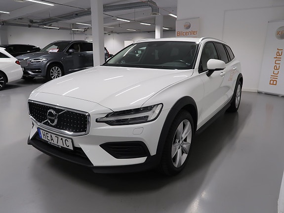 Volvo V60 Cross Country 9 of 30