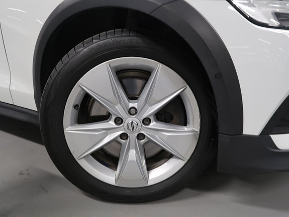 Volvo V60 Cross Country 12 of 30