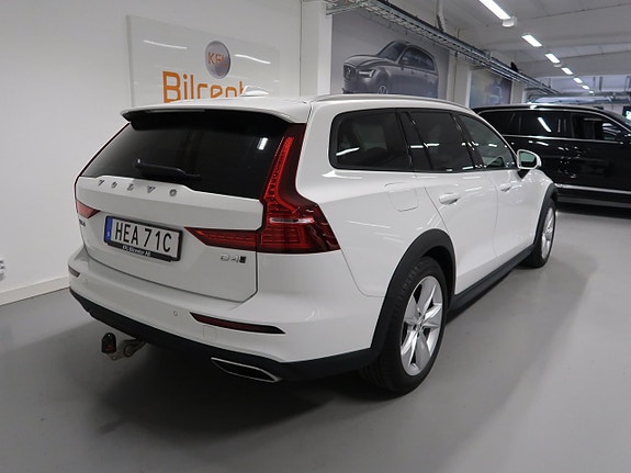 Volvo V60 Cross Country 6 of 30