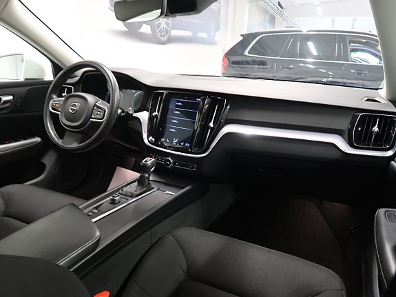 Volvo V60 Cross Country 18 of 30