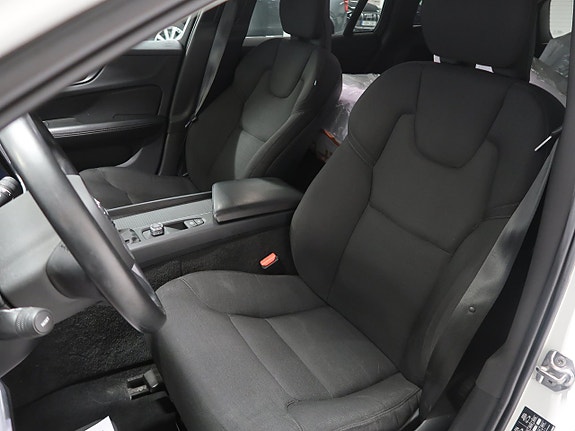 Volvo V60 Cross Country 17 of 30