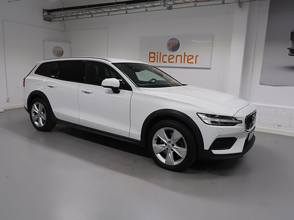 Volvo V60 Cross Country 4 of 30