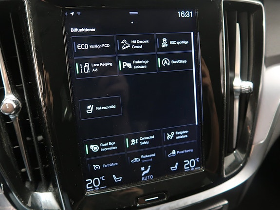 Volvo V60 Cross Country 25 of 30