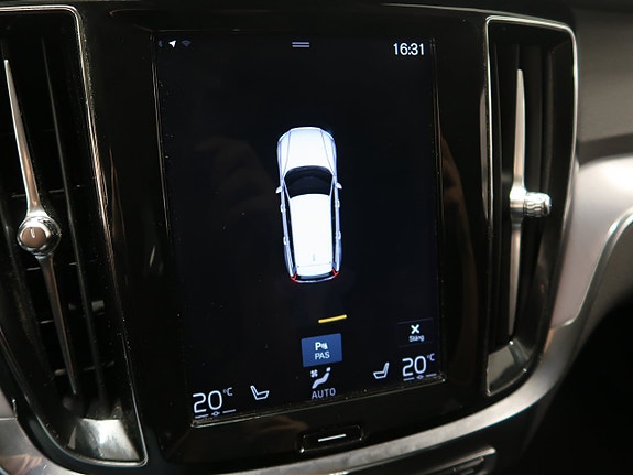 Volvo V60 Cross Country 28 of 30